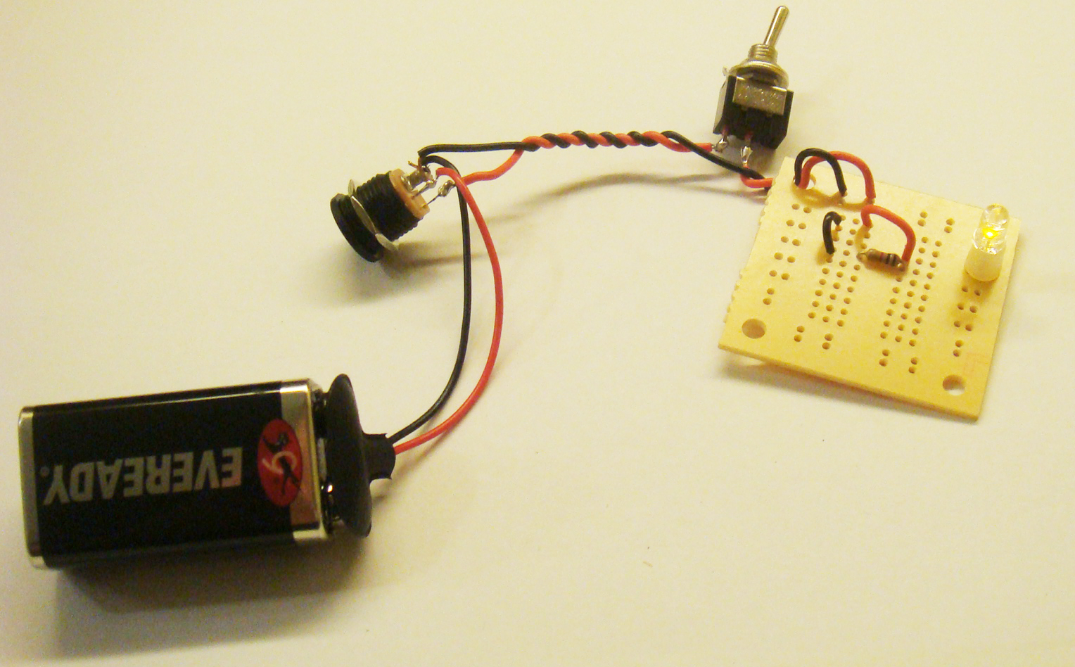 center-negative-lm78l05-led-indicator - DIY Audio Circuits